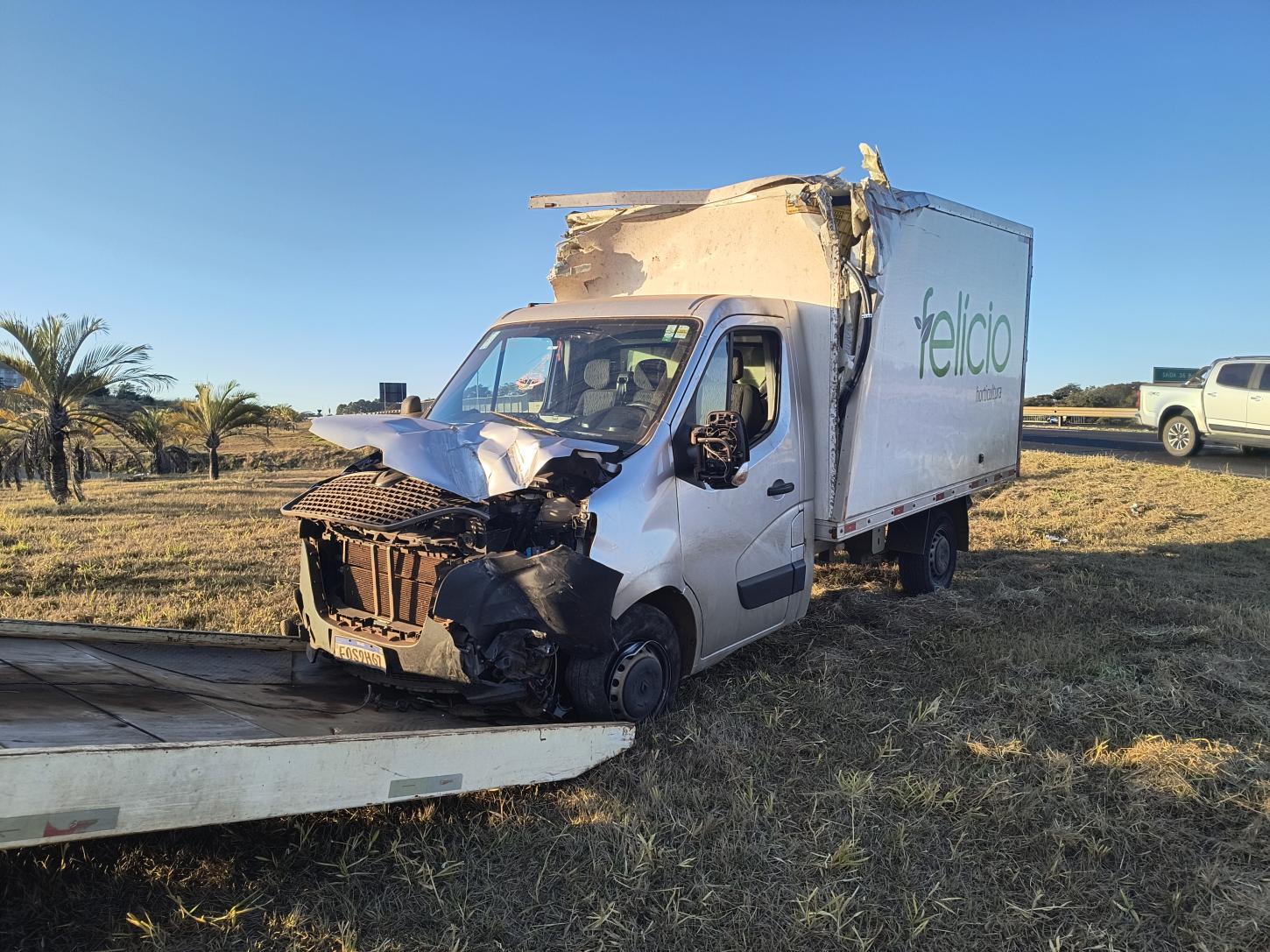 Três caminhões se envolvem em acidente na rodovia Prefeito Fábio Talarico