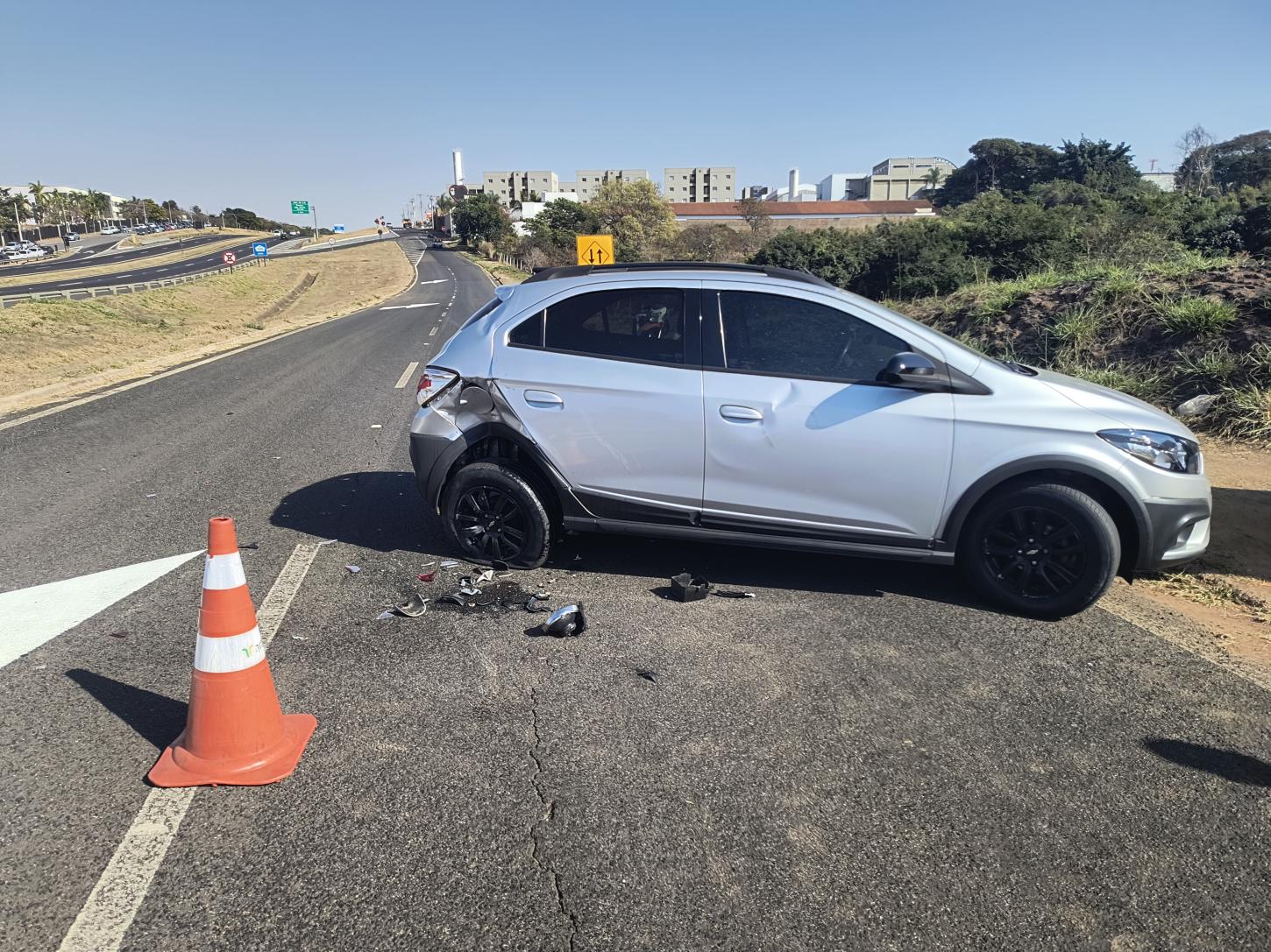 Acidente entre carro e moto deixa jovem em estado grave no Núcleo Alpha