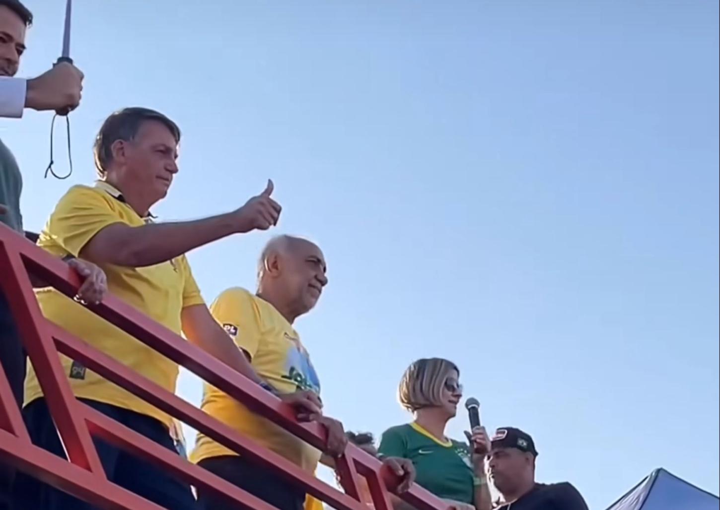 Em apoio a João Rocha, Bolsonaro arrasta multidão em Franca