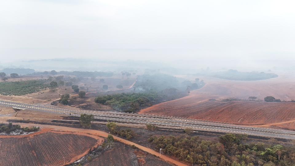 Imagens captadas por drone mostram destruição às margens da Ronan Rocha