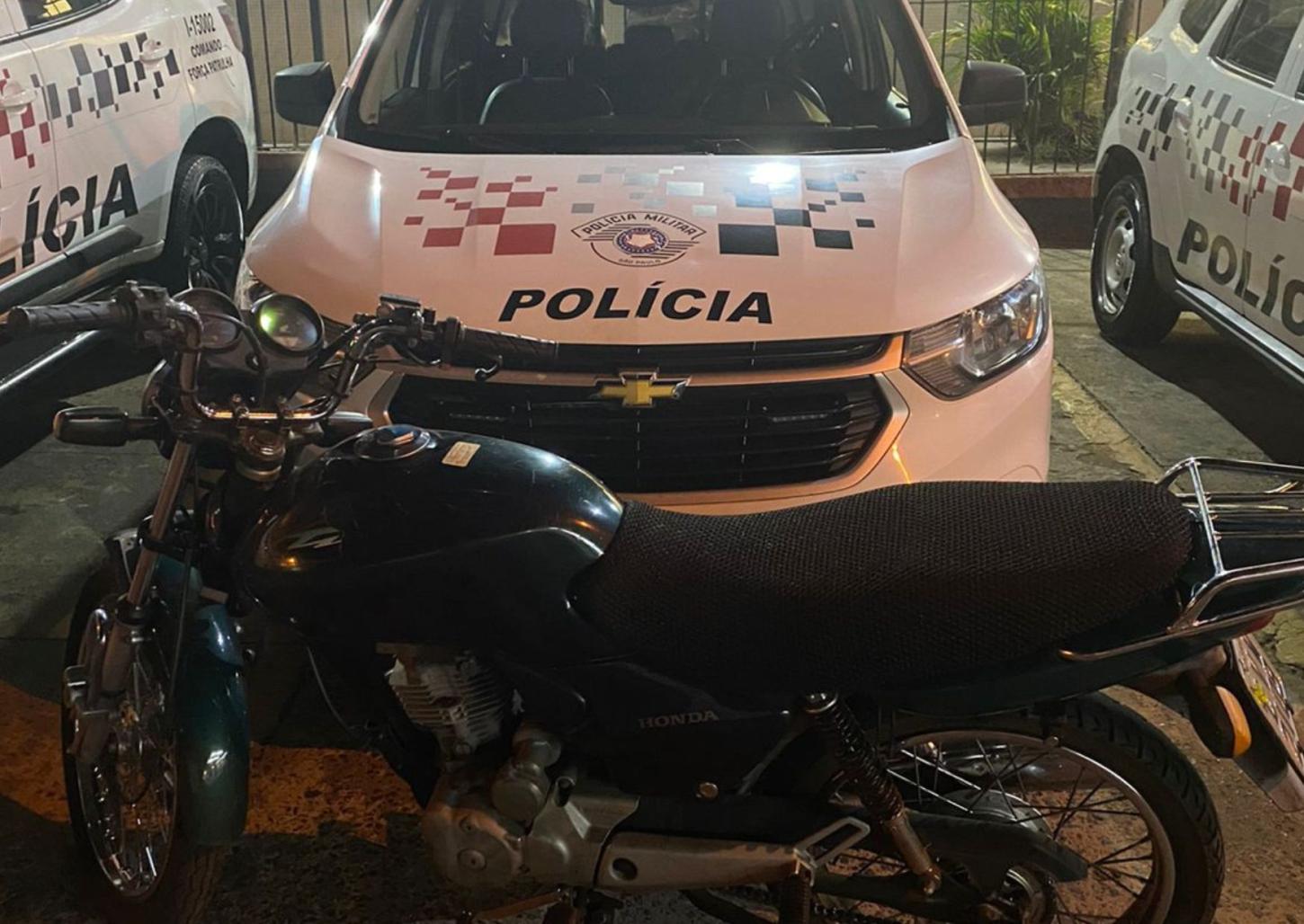Moto furtada no bairro São José é recuperada por policiais militares