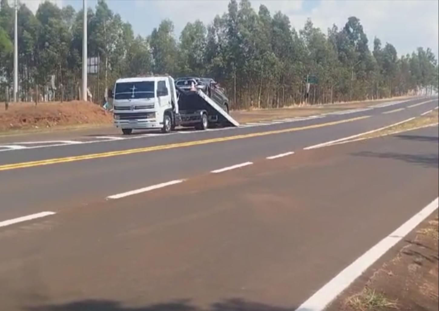 Acidente no trevo do Paiolzinho deixa mulher e criança feridas