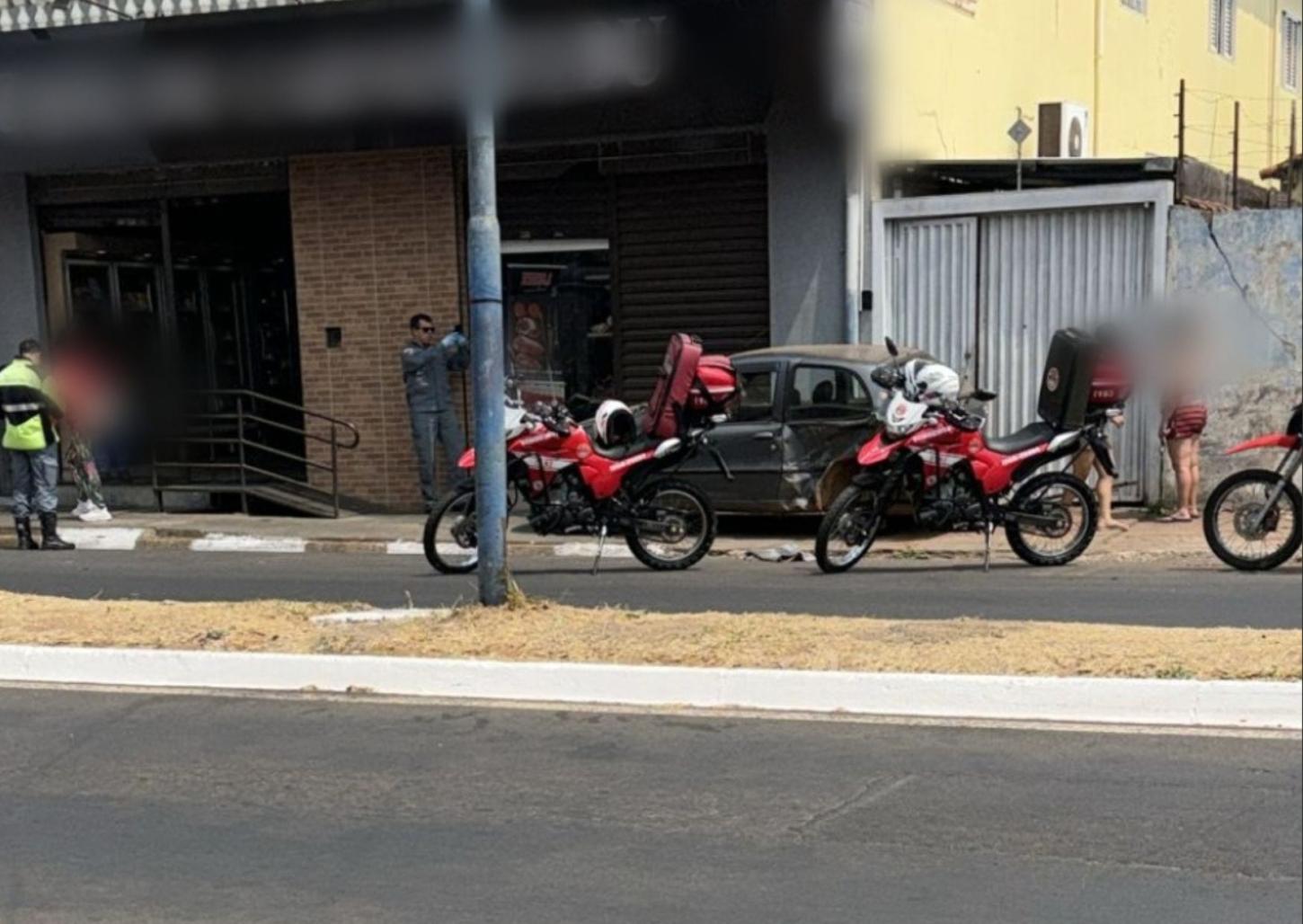 Homem bate em veículos estacionados na avenida Adhemar Pereira de Barros