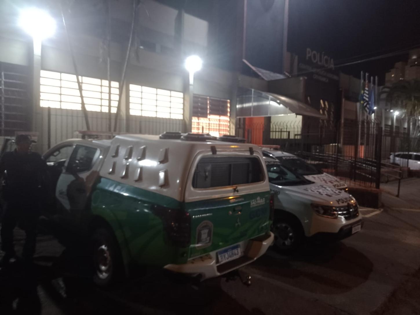 Homem é preso pela GCM após furtar celular em Pedregulho