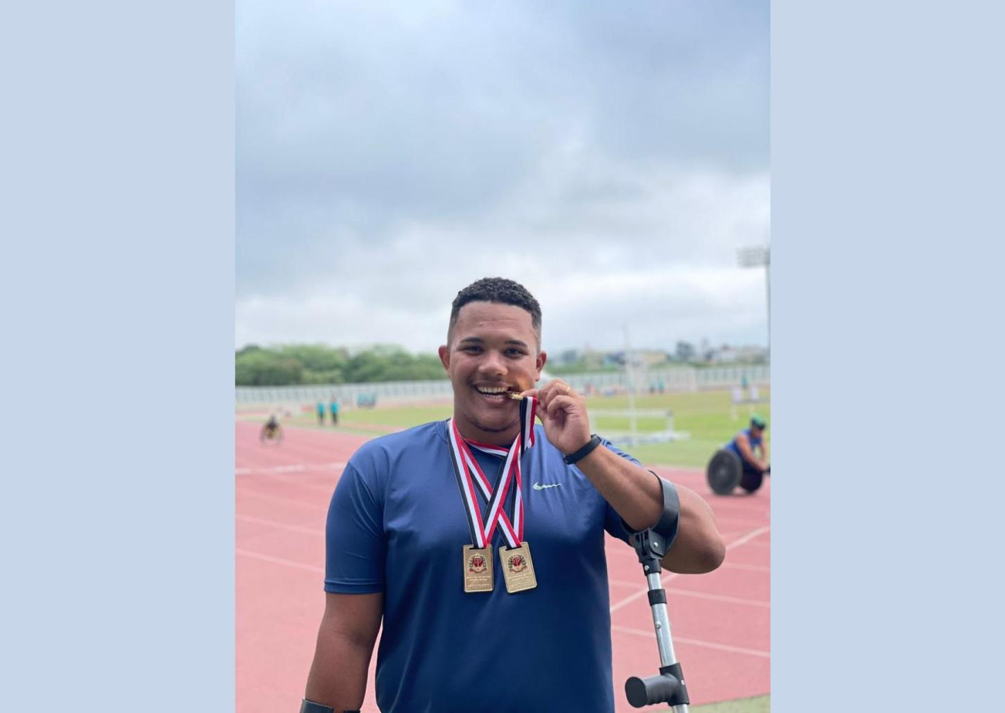 Após ter perna amputada em acidente, jovem se torna paratleta