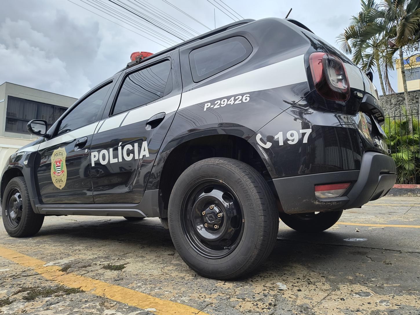 Proprietário de escritório entra em luta corporal com bandido durante furto