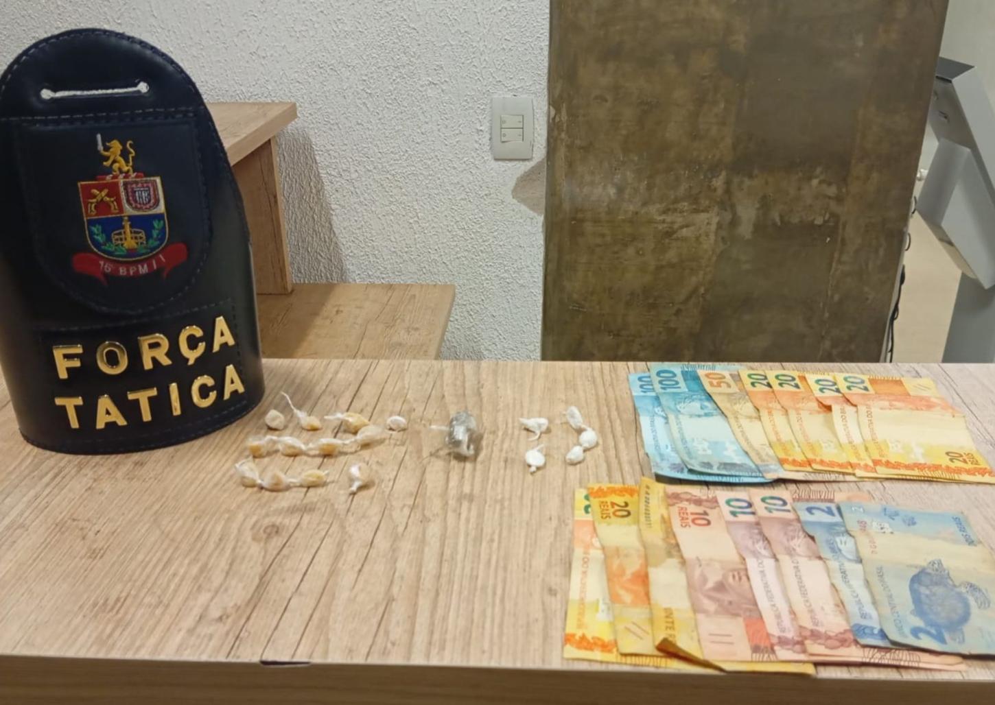 Força Tática apreende adolescente traficante na Vila Santa Luzia