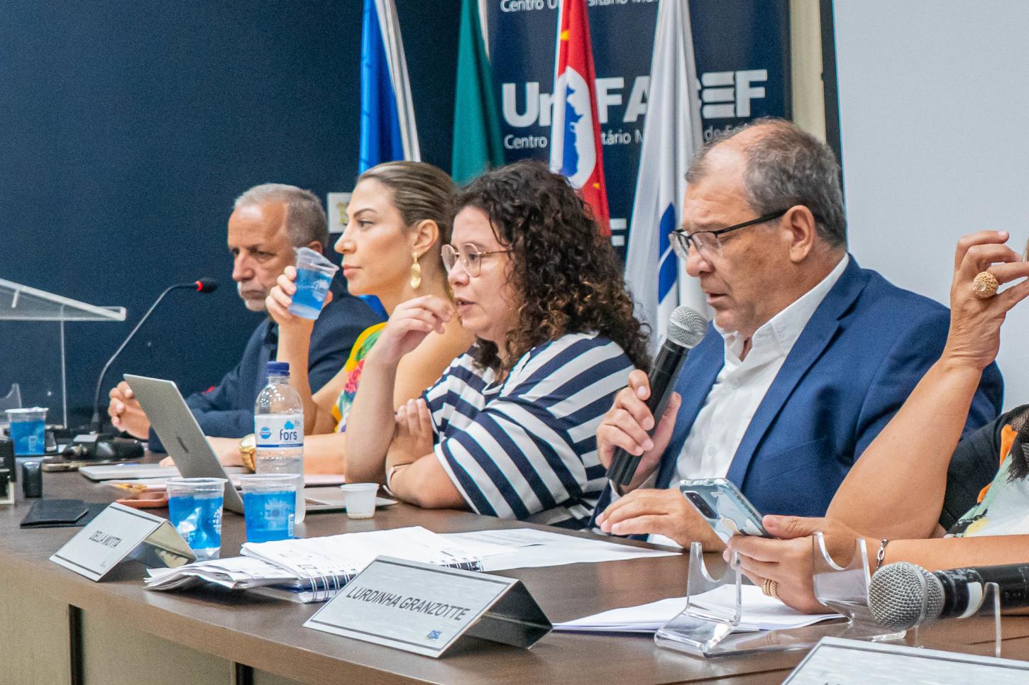 Em dia de fúria, homem ameaça atirar em vereadores na Uni-Facef