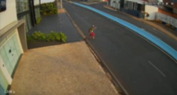 Bandidos furtam materiais de barracão em reforma no Centro