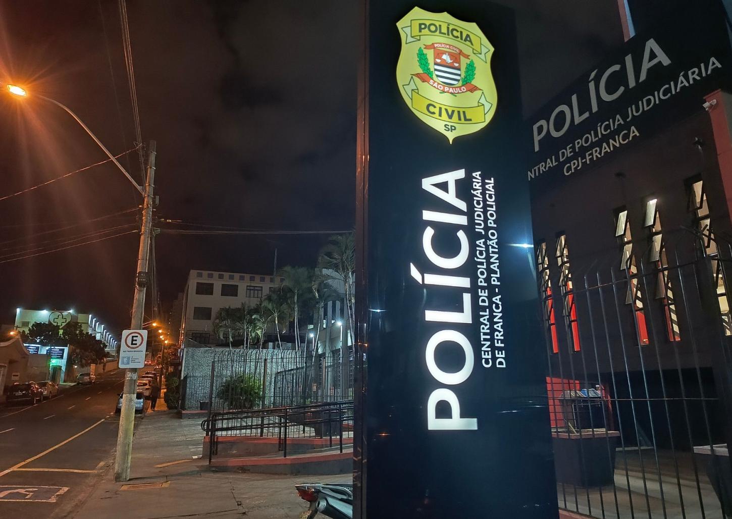 Homem tenta fugir de blitz, atropela motociclista e inventa assalto