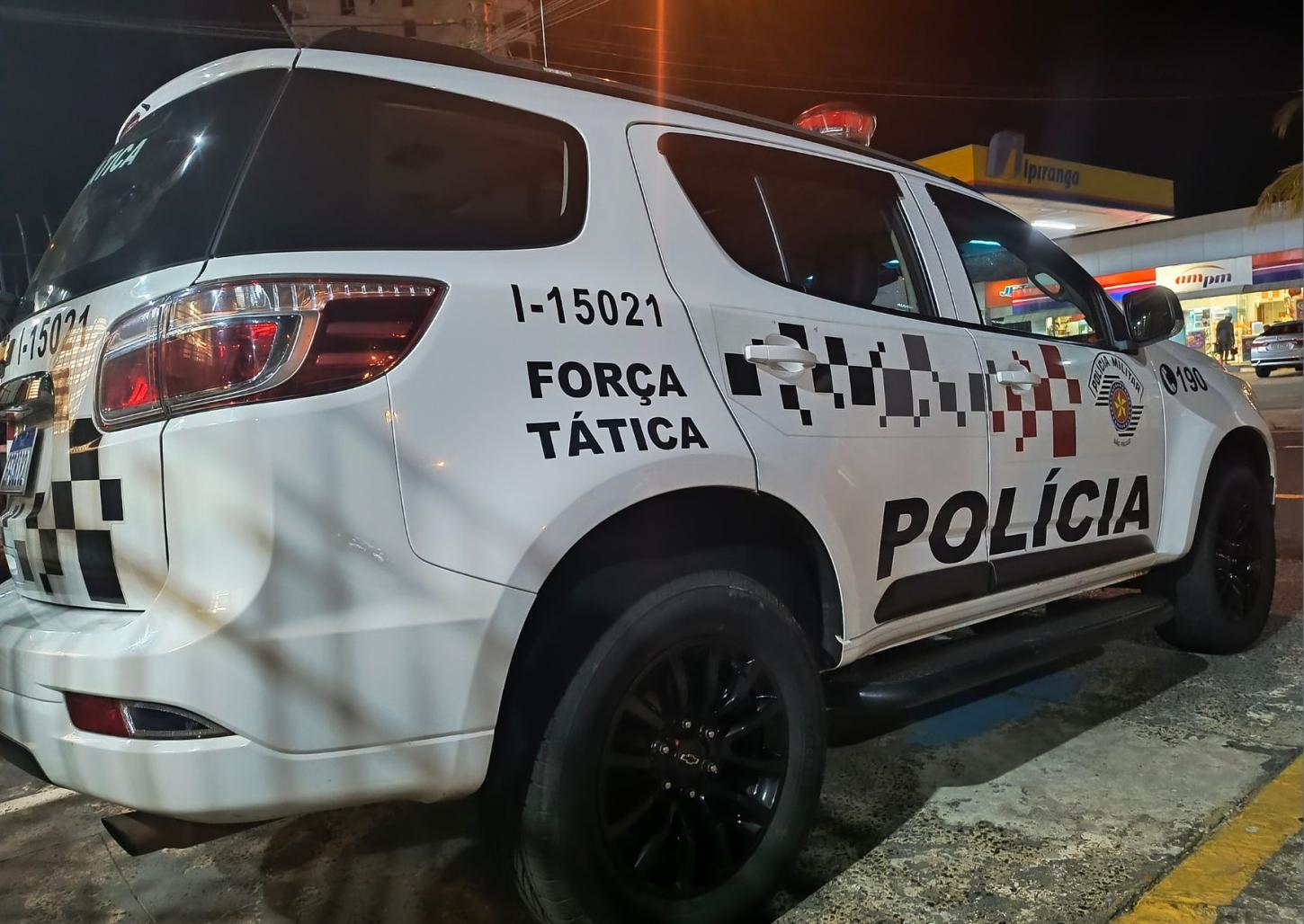 Policiais da Força Tática capturam traficante na praça Barão