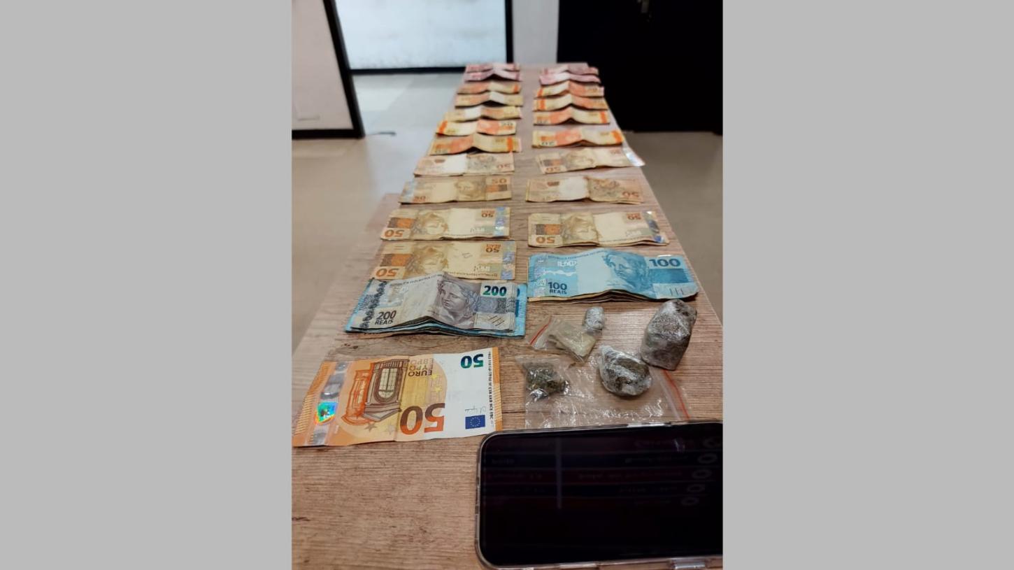 Assaltante é preso pela Força Tática com euros na avenida Flávio Rocha