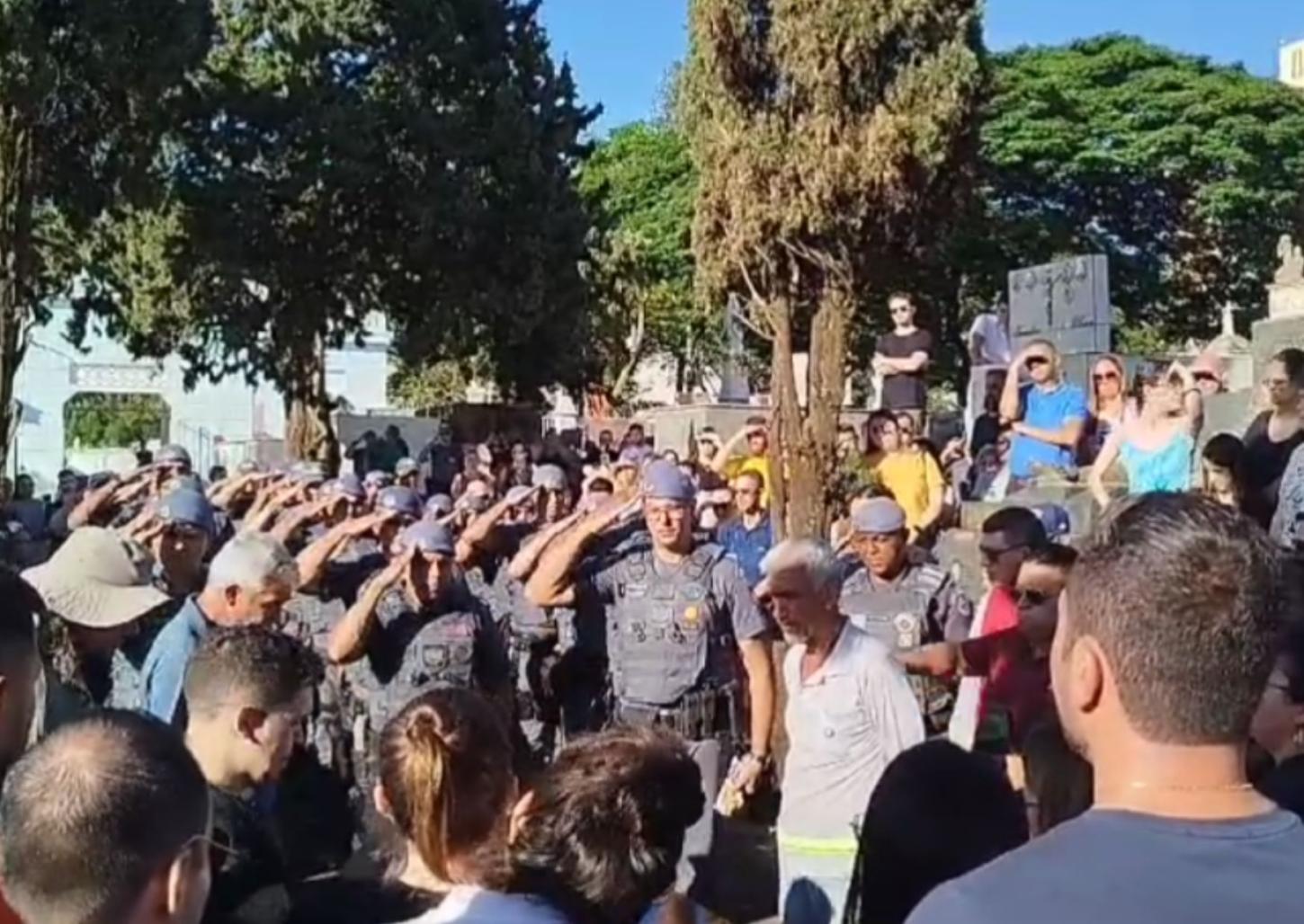 Com honras militares, cabo Freitas da Força Tática de Franca é sepultado