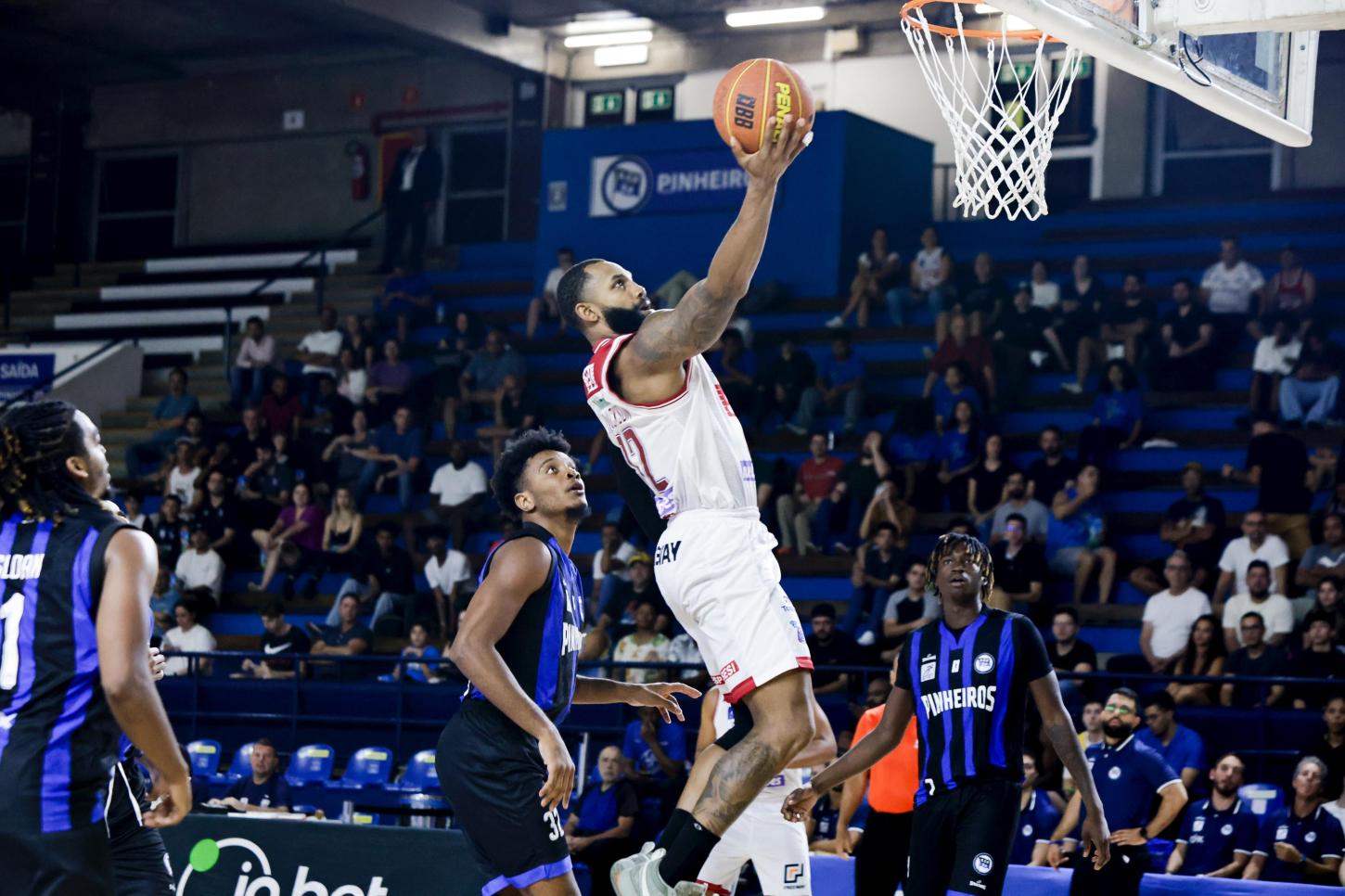 Franca perde para o Pinheiros fora de casa pelo NBB