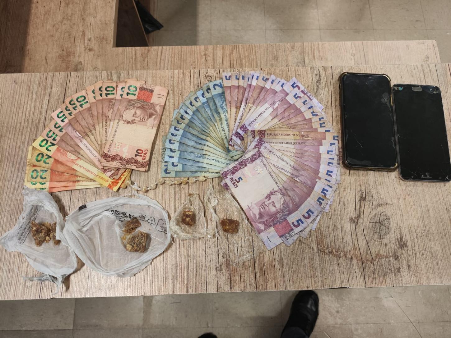 Força Tática flagra adolescente com crack no Jardim Portinari