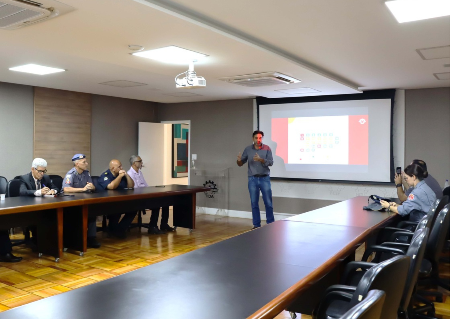 Autoridades de reúnem para discutir plano de segurança para o Natal