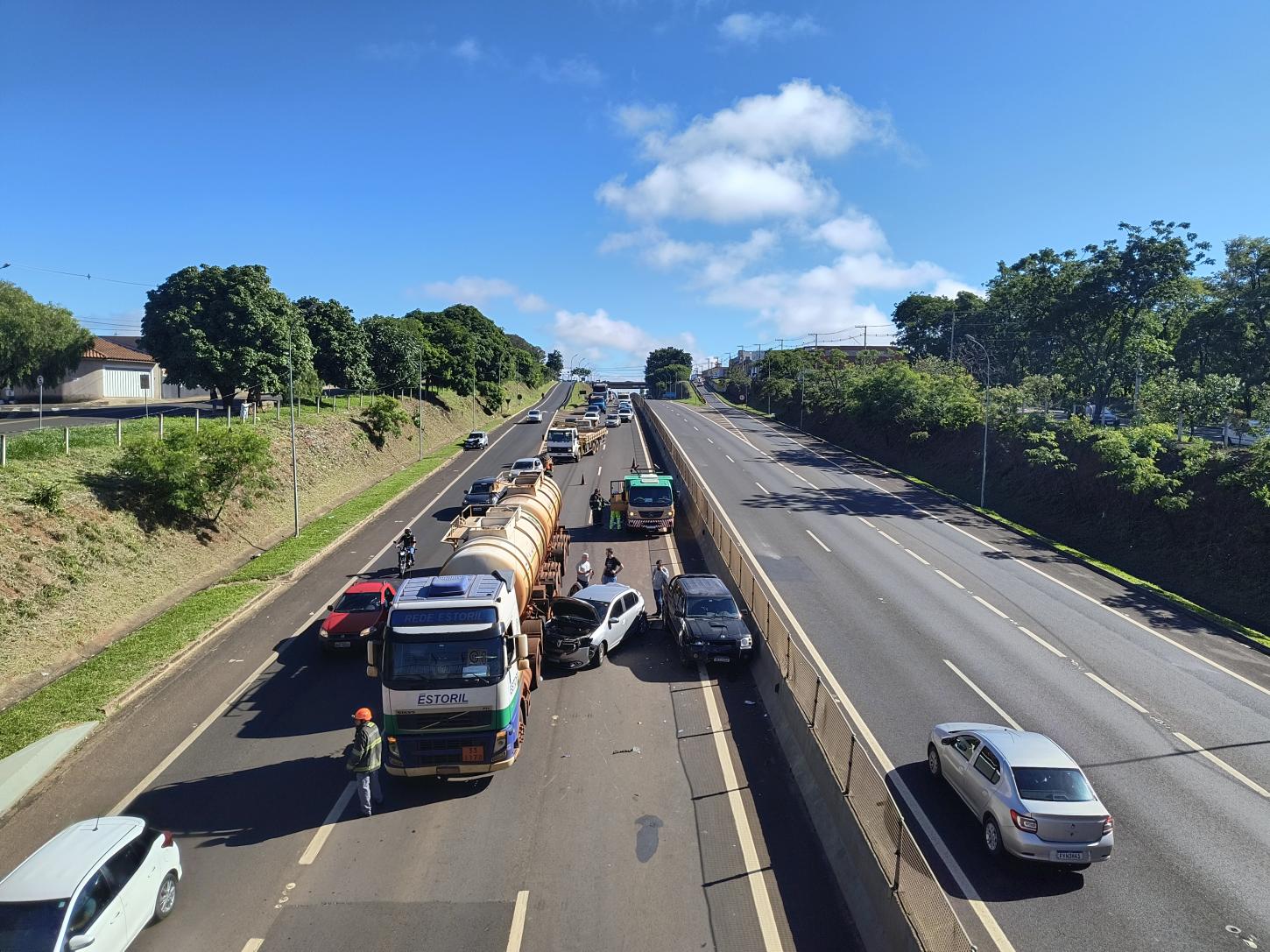 Acidentes na rodovia Cândido Portinari deixam feridos e trânsito lento