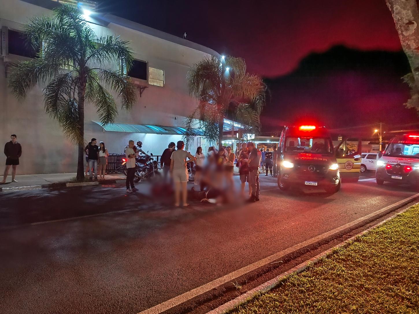 Atropelamento na avenida Chafic Facury deixa três pessoas feridas