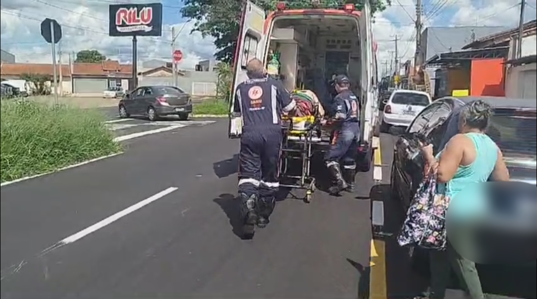 Casal fica ferido em atropelamento na avenida João Gonçalves no Vera Cruz