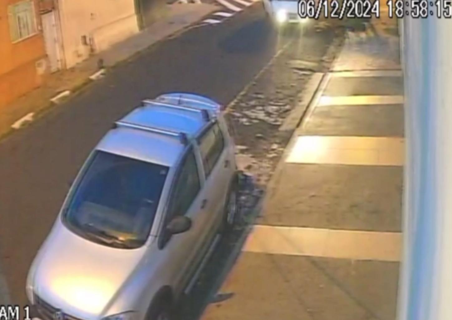 Ciclista que trafegava na contramão é atingido por carro no bairro Estação