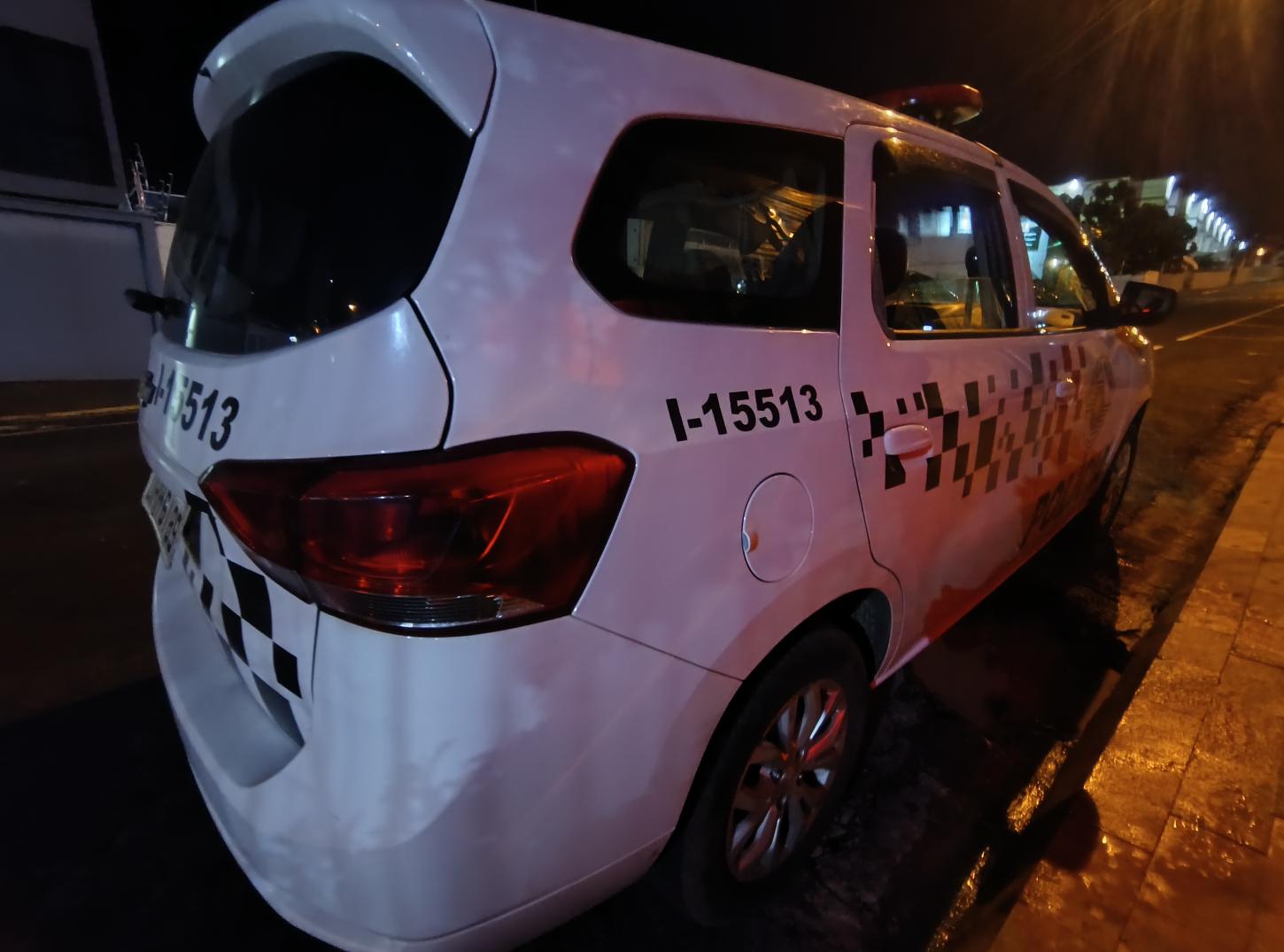 Ladrão assalta mercado próximo de casa e é pego contando dinheiro