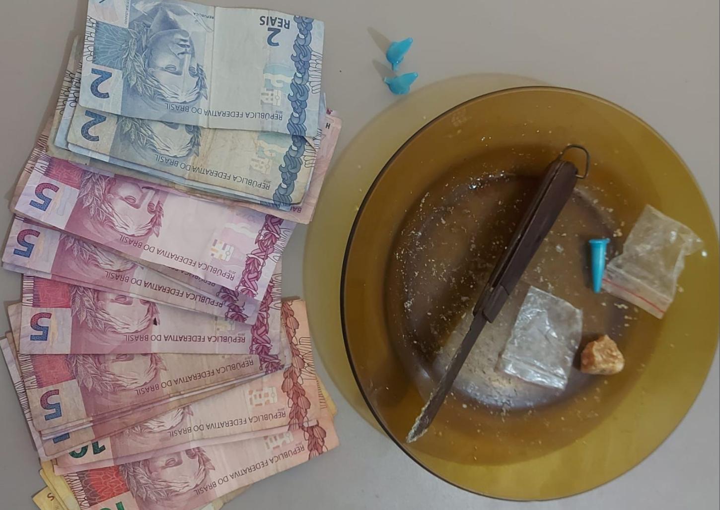 Homem é preso por policiais militares com crack e cocaína na região