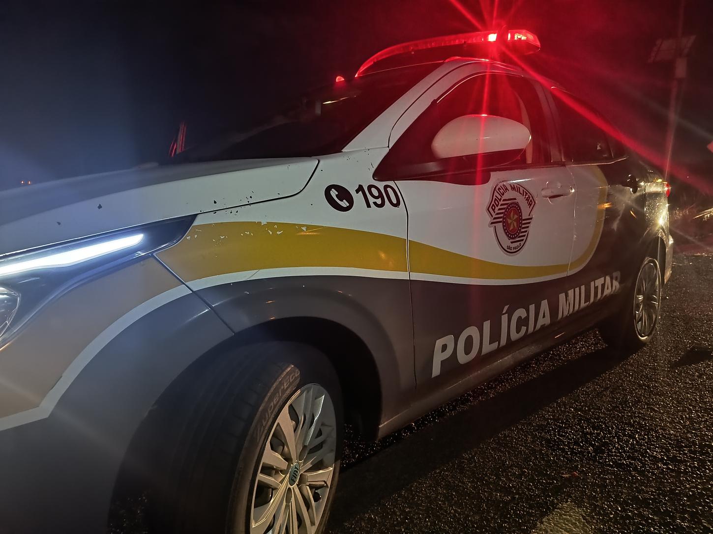 Funcionário de concessionária é suspeito de furtar azeite de caminhão tombado