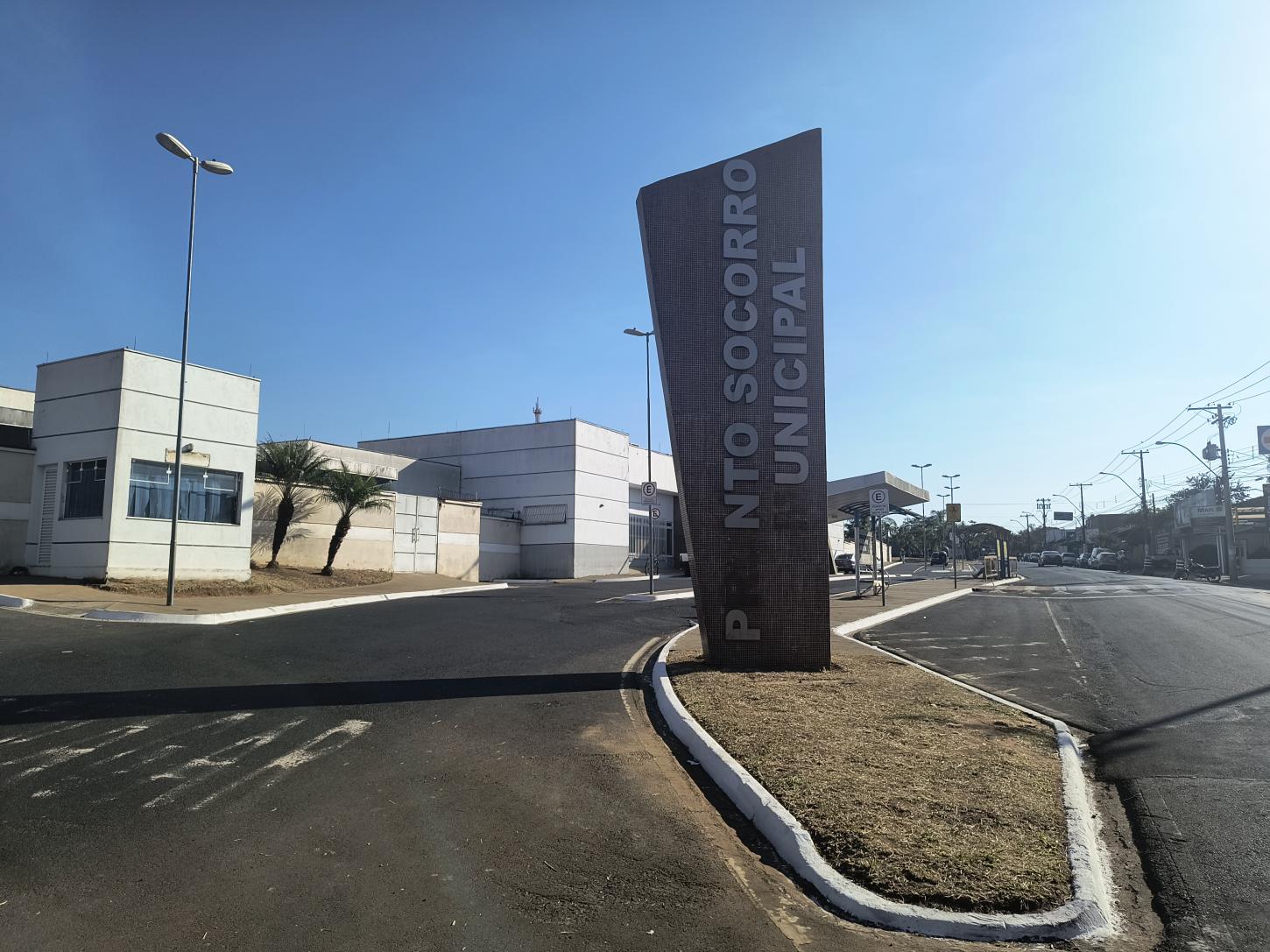 Homem tenta visitar a namorada no PS e apanha do sogro e tio