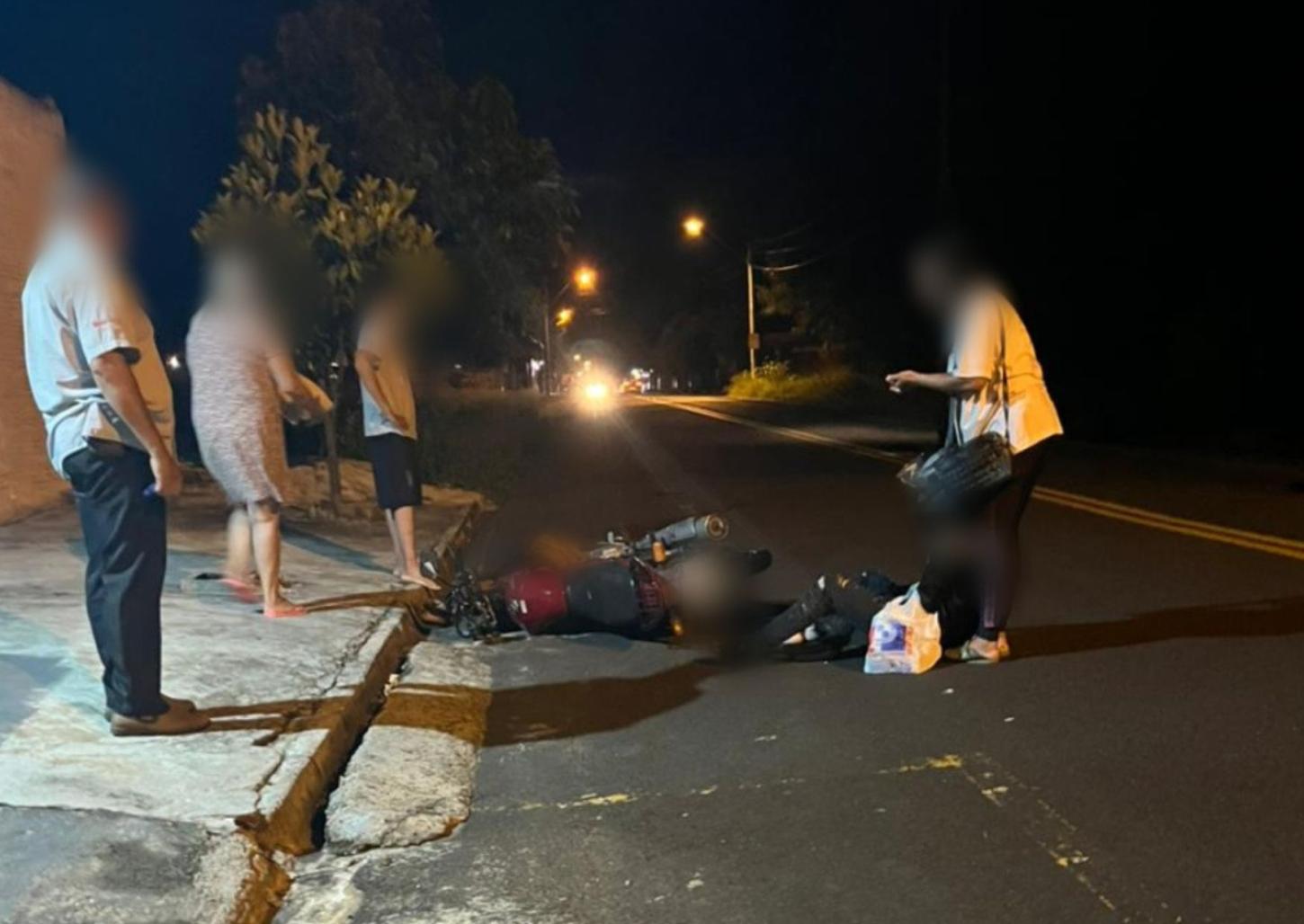 Homem é atropelado por moto na avenida Lisete Coelho Lourenço