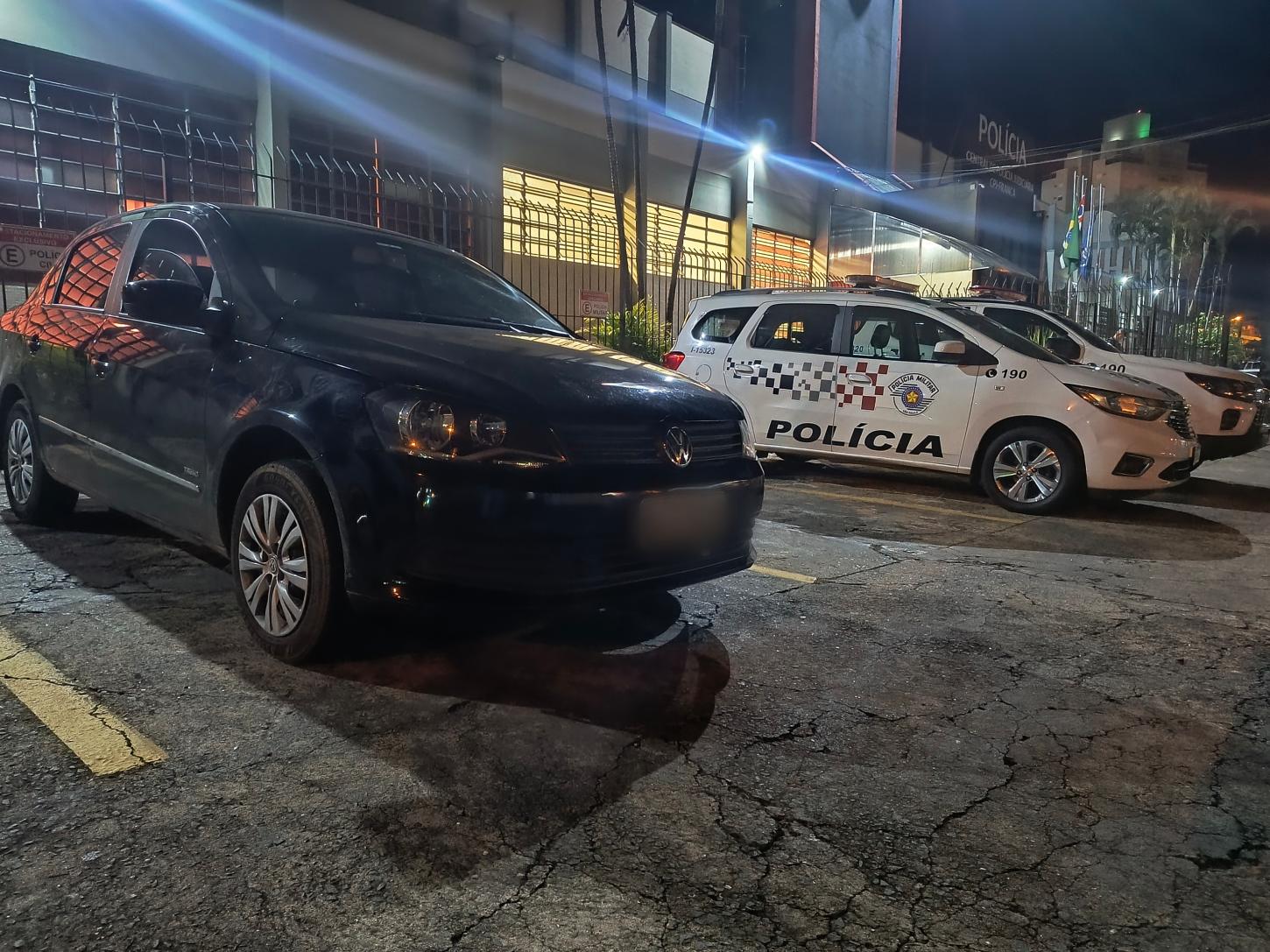 Carro roubado no MS é recuperado pela PM em Ribeirão Corrente