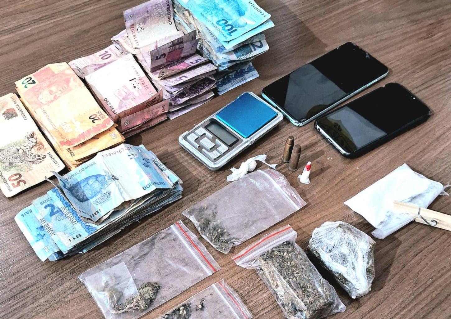 Casal é preso pela Polícia Militar por tráfico de drogas no City Petrópolis