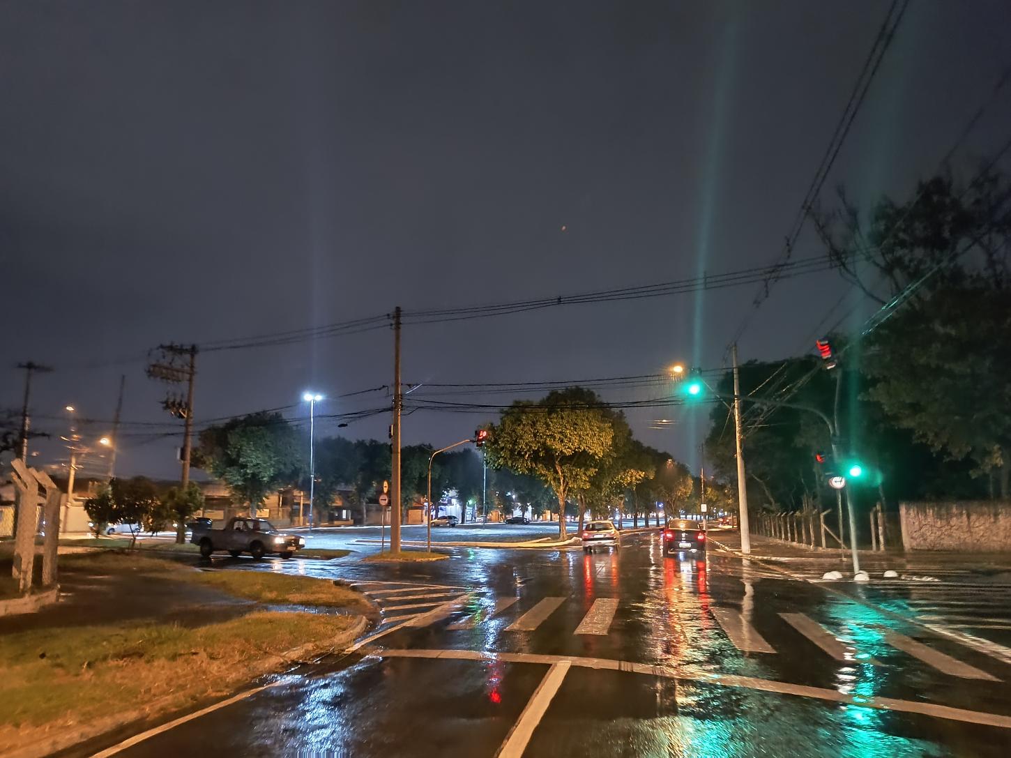 Após dia quente, chuva refresca noite de terça-feira (18) em Franca