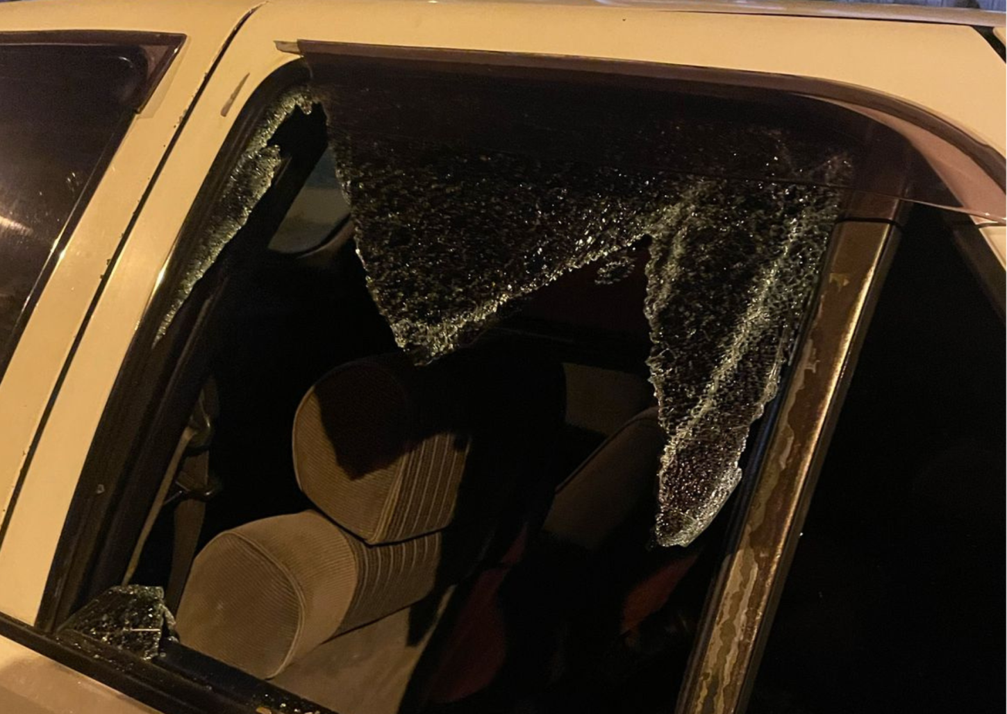 Bandidos furtam bolsa em veículo e gastam R$2 mil nos cartões da vítima