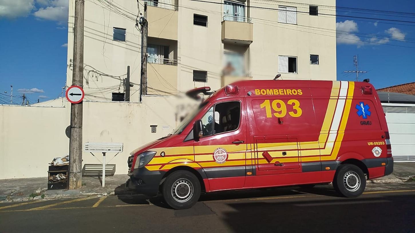 Criança de 4 anos fica ferida após cair do 3° andar de condomínio em Franca