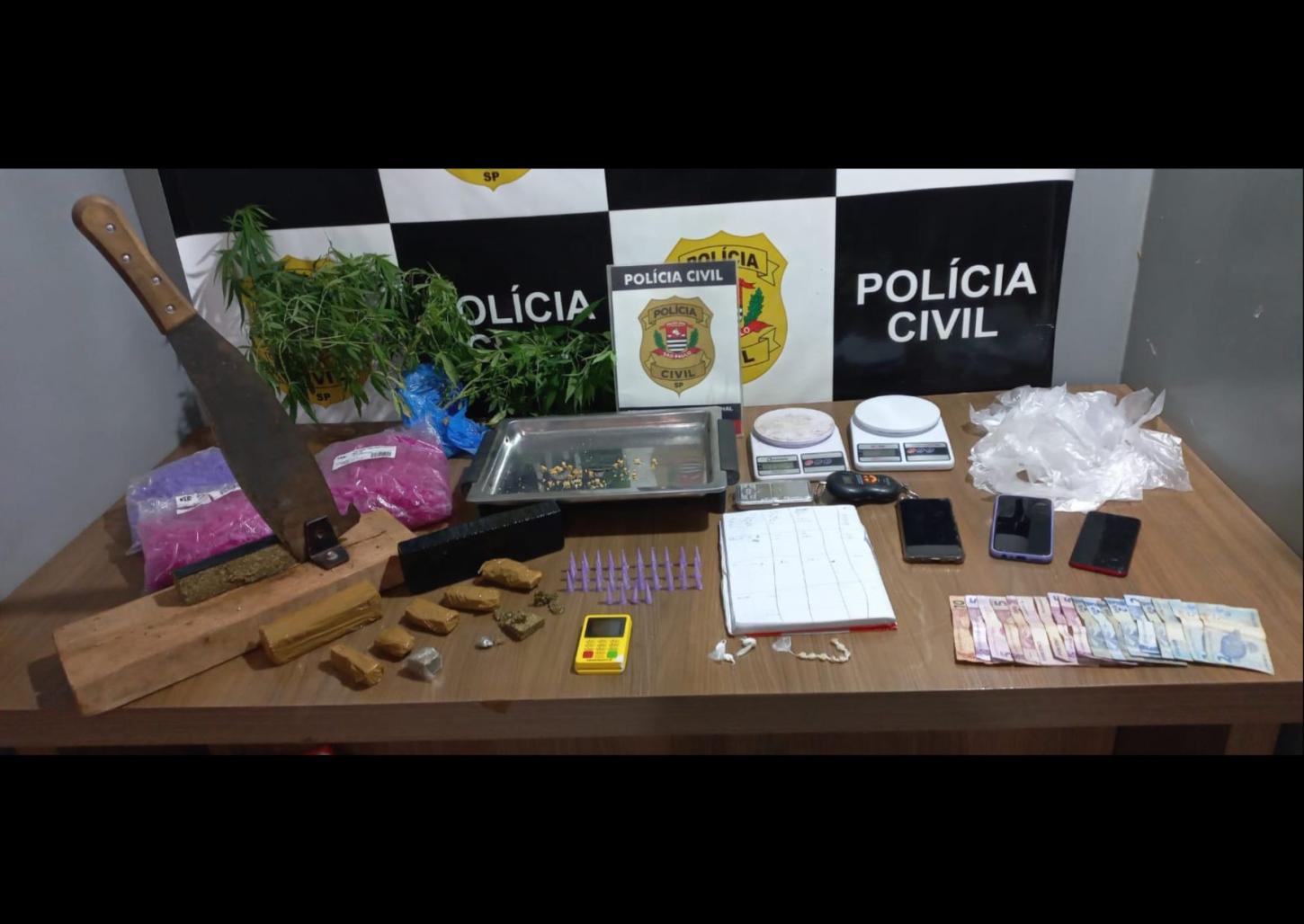 Trio é preso pela DISE com drogas e guilhotina artesanal no Aeroporto