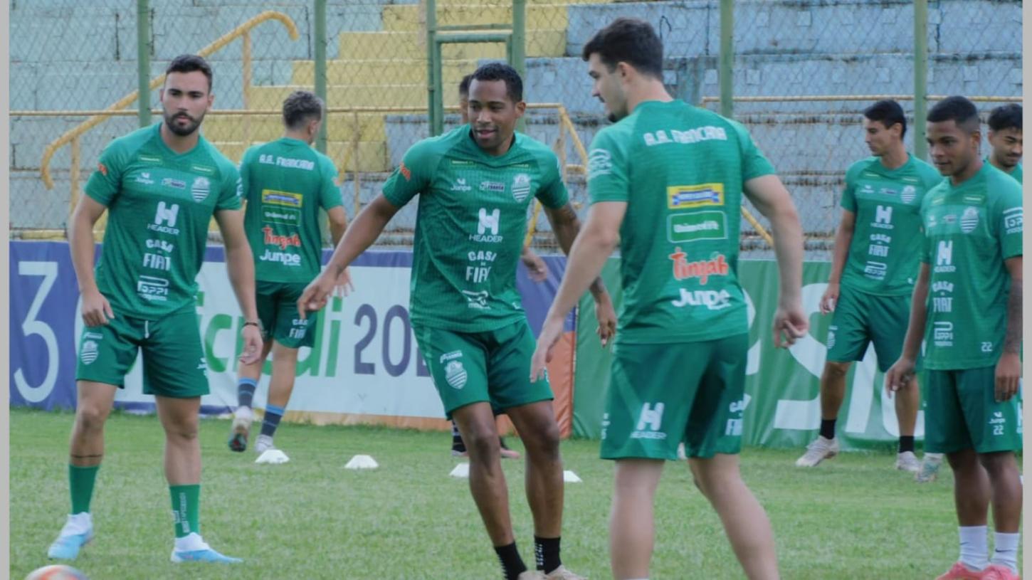 Francana enfrenta o Rio Preto neste sábado (15) e tenta voltar ao G8