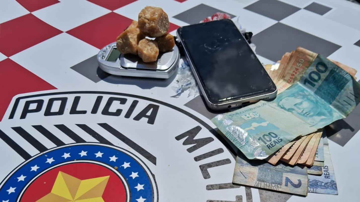 Policiais militares prendem traficante no condomínio Bernardino Pucci