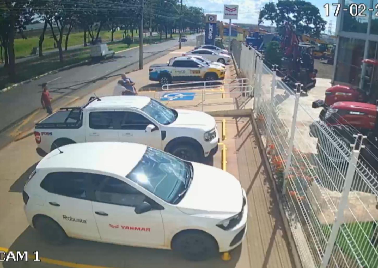 Homem é agredido durante tentativa de assalto no Distrito Industrial