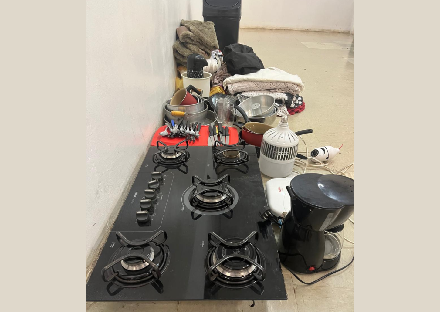 Homem furta objetos da casa vizinha pela segunda vez e é preso pela PM