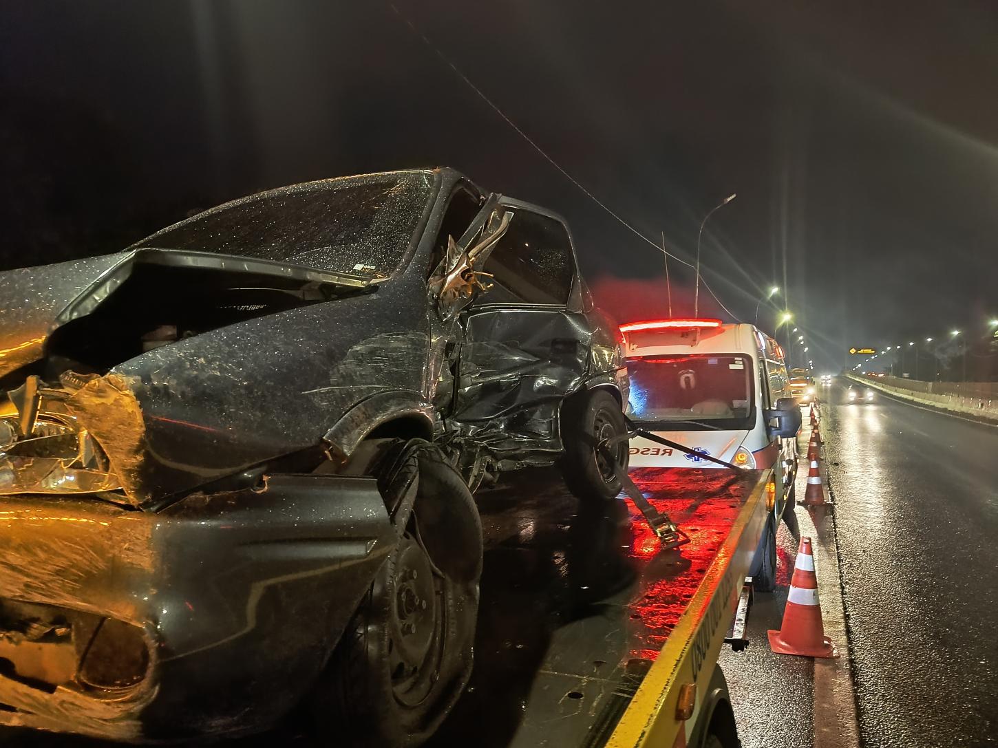 Três veículos se envolvem em acidente na rodovia Cândido Portinari