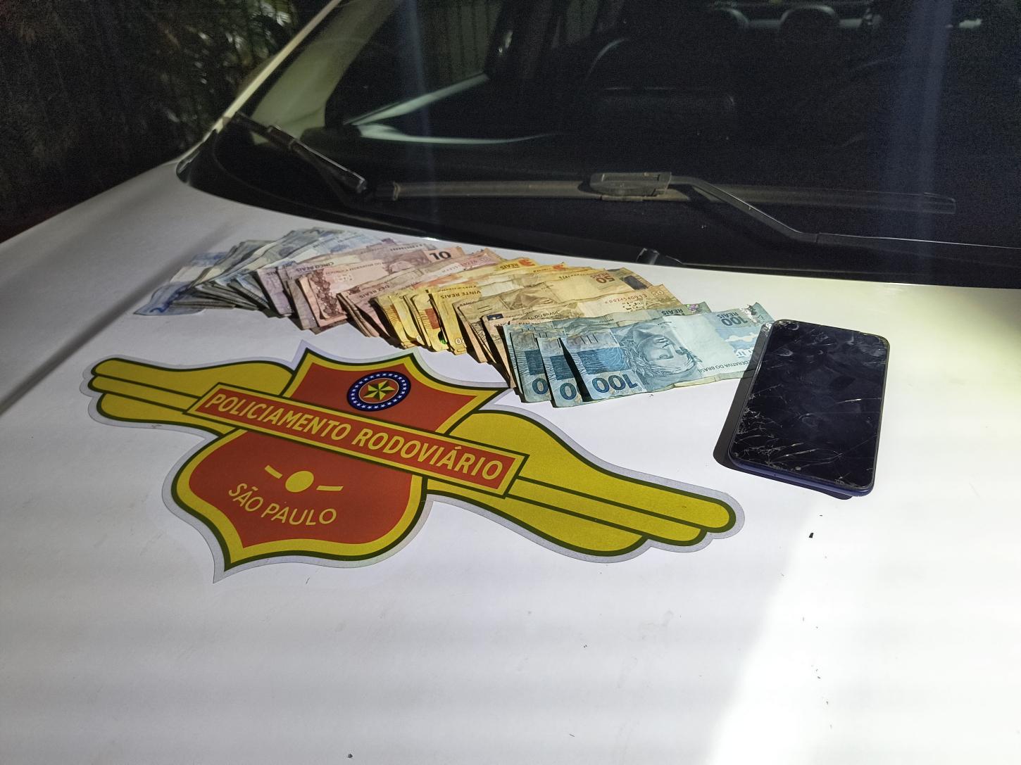 Traficante tenta fugir de bloqueio policial e é multado em R$ 8 mil