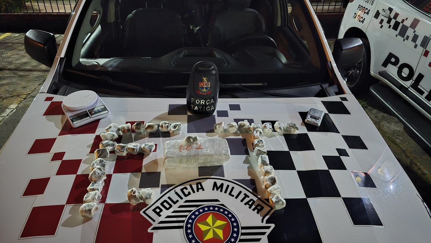 Policiais da Força Tática prendem traficante na Vila São Sebastião