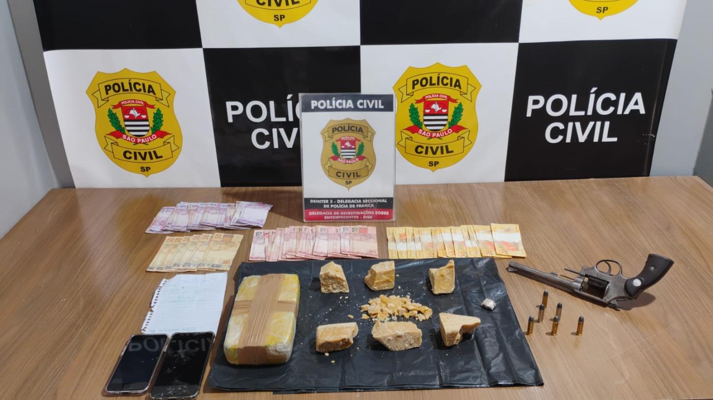 Traficante é preso pela DISE com revólver e tijolo de maconha