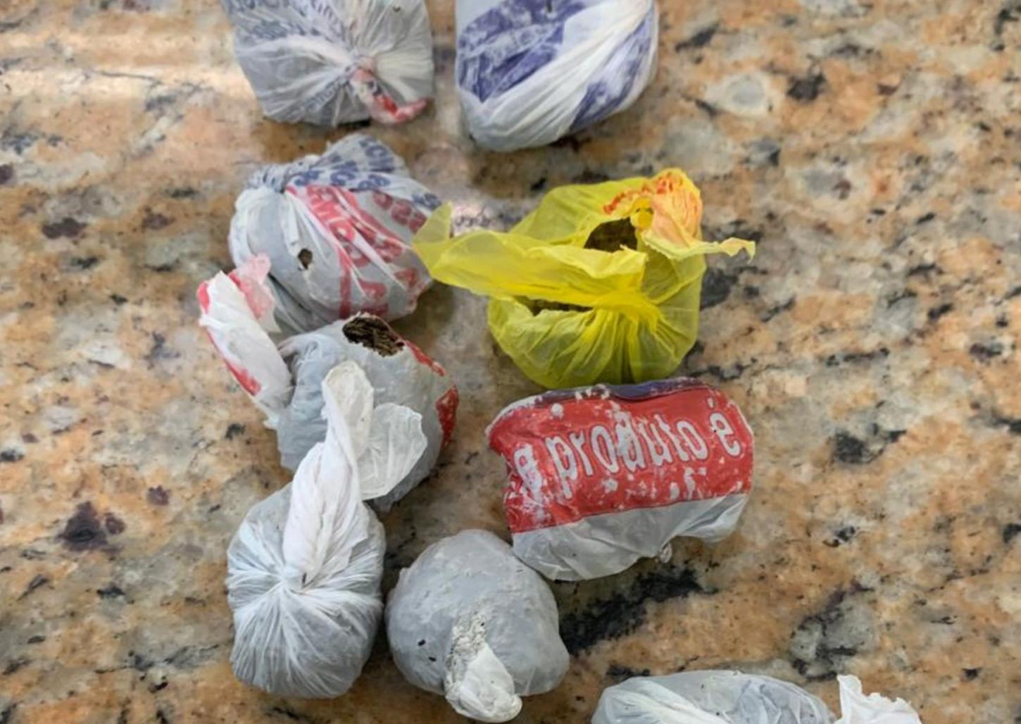 Adolescentes são flagrados pela PM com drogas no Leporace