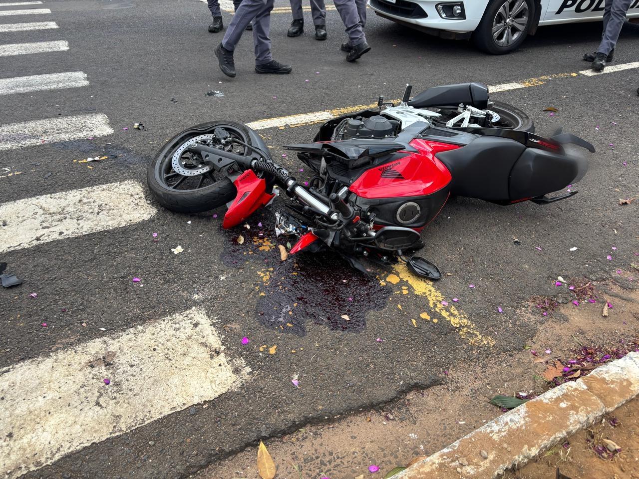 Colisão entre motos deixa três pessoas feridas no Francano