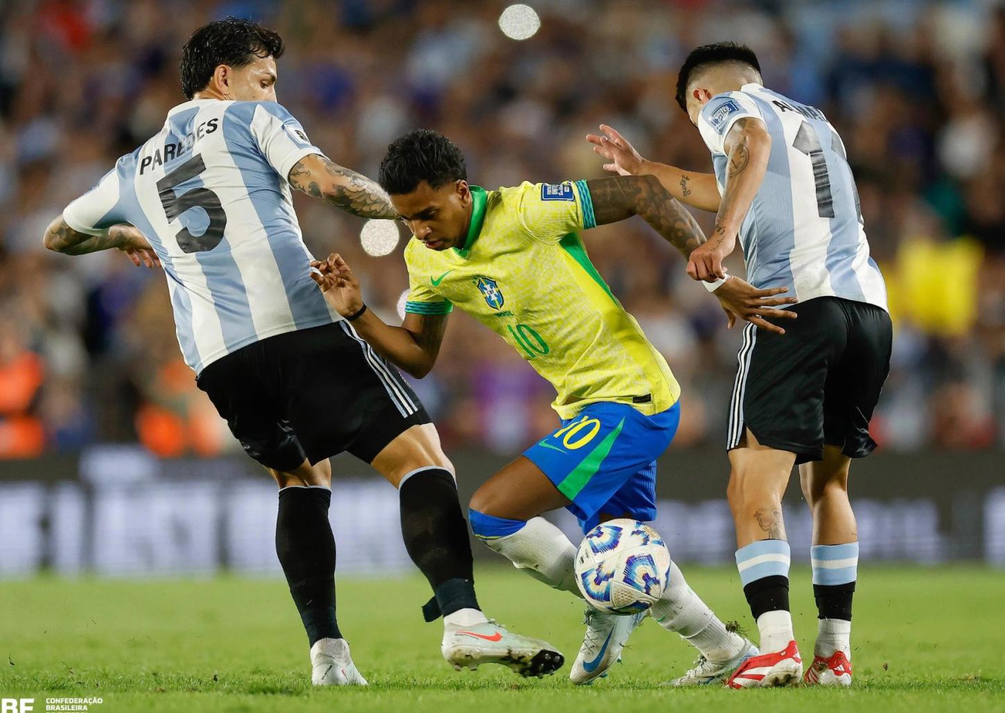 Em noite para esquecer, Brasil é goleado pela Argentina por 4 a 1