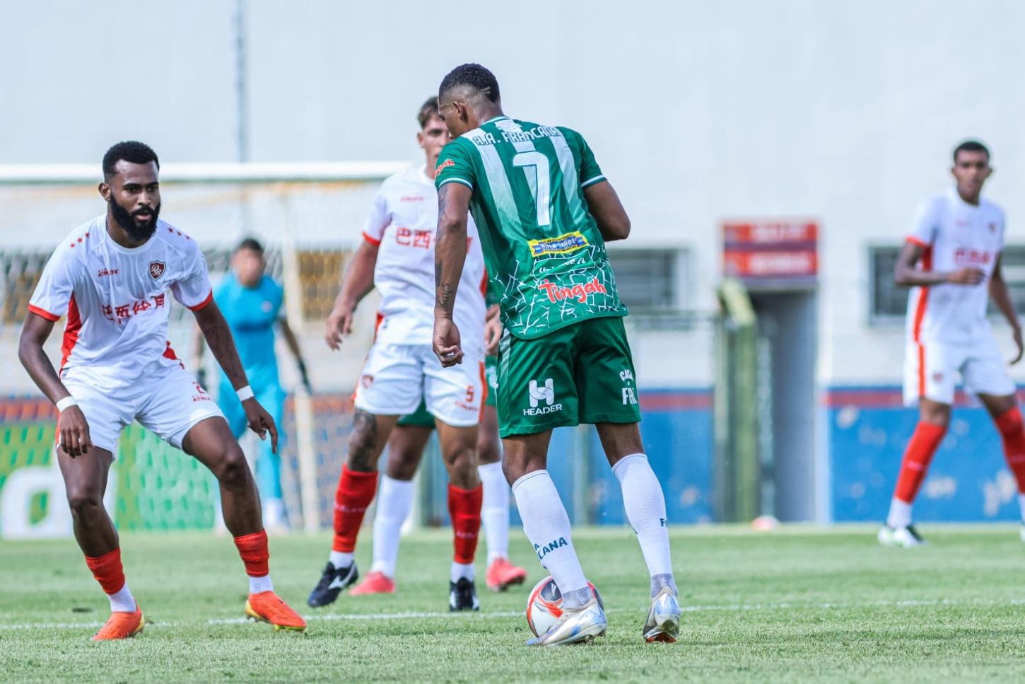 Francana cede empate nos minutos finais e continua fora do G8