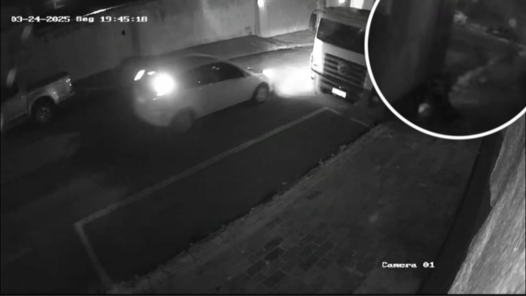 Bandidos invadem residência e furtam bicicletas; um foi preso pela PM