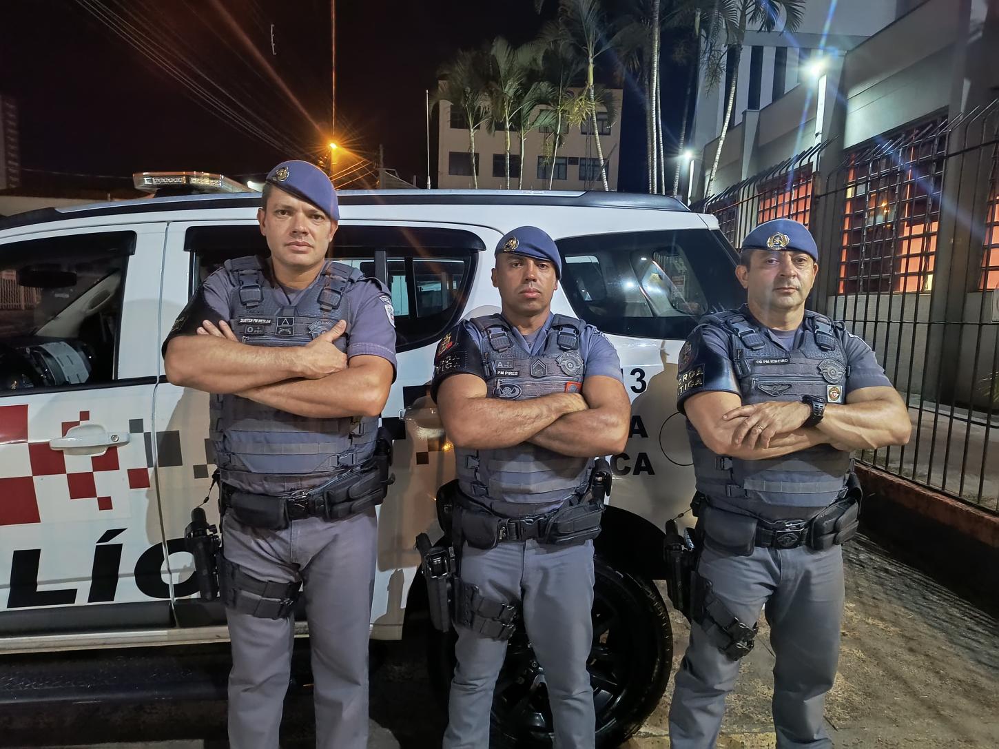 Ladrão é capturado pela Força Tática em praça na Vila Rezende