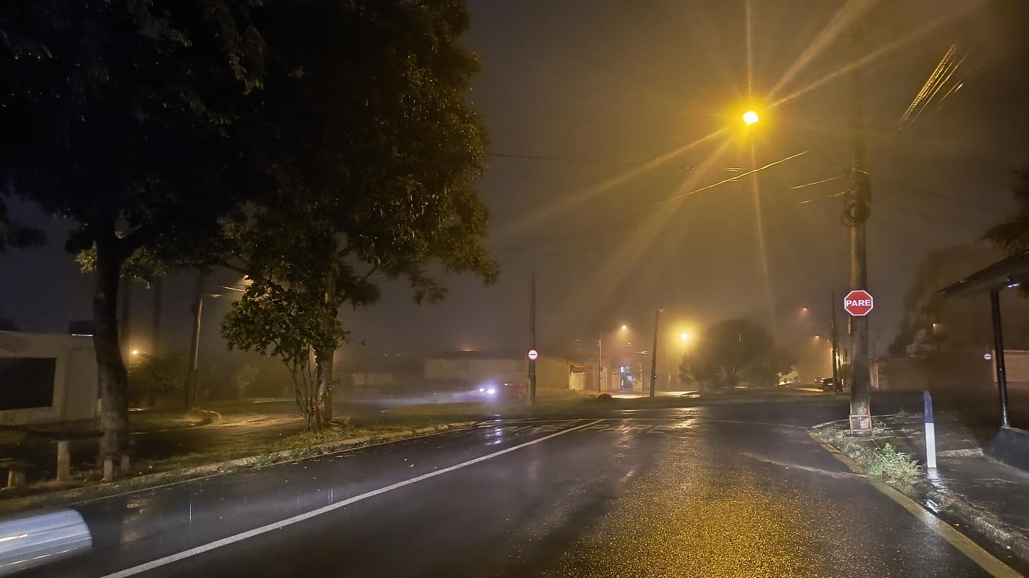 Tempo fecha no final de domingo (16); semana deverá ser chuvosa em Franca